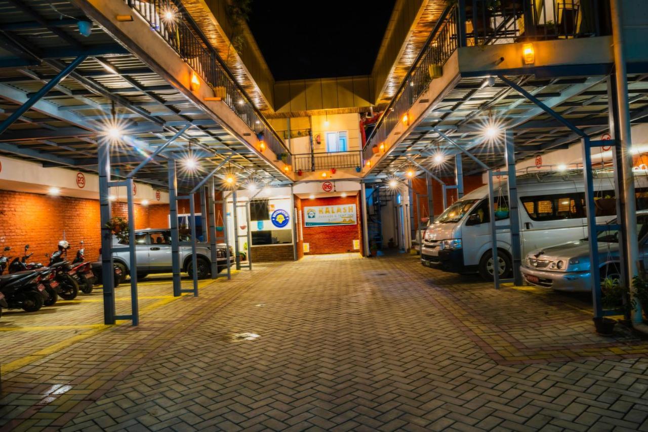 פוקהרה Kalash Parkaze And Tent Inn מראה חיצוני תמונה