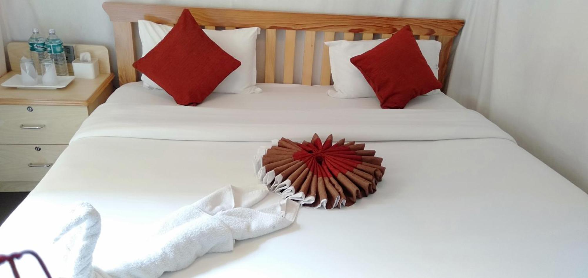 פוקהרה Kalash Parkaze And Tent Inn מראה חיצוני תמונה