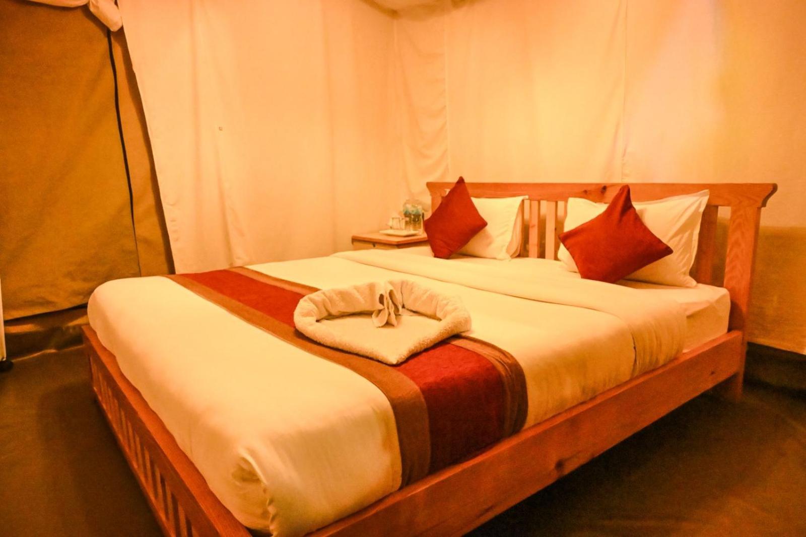 פוקהרה Kalash Parkaze And Tent Inn חדר תמונה