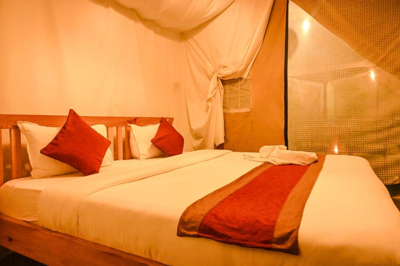 פוקהרה Kalash Parkaze And Tent Inn חדר תמונה